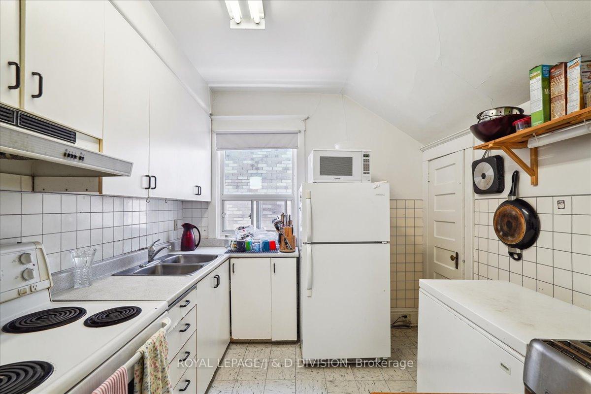 Photo 27 of 172 Briar Hill Avenue, Toronto, Lawrence Park South — HOMEH