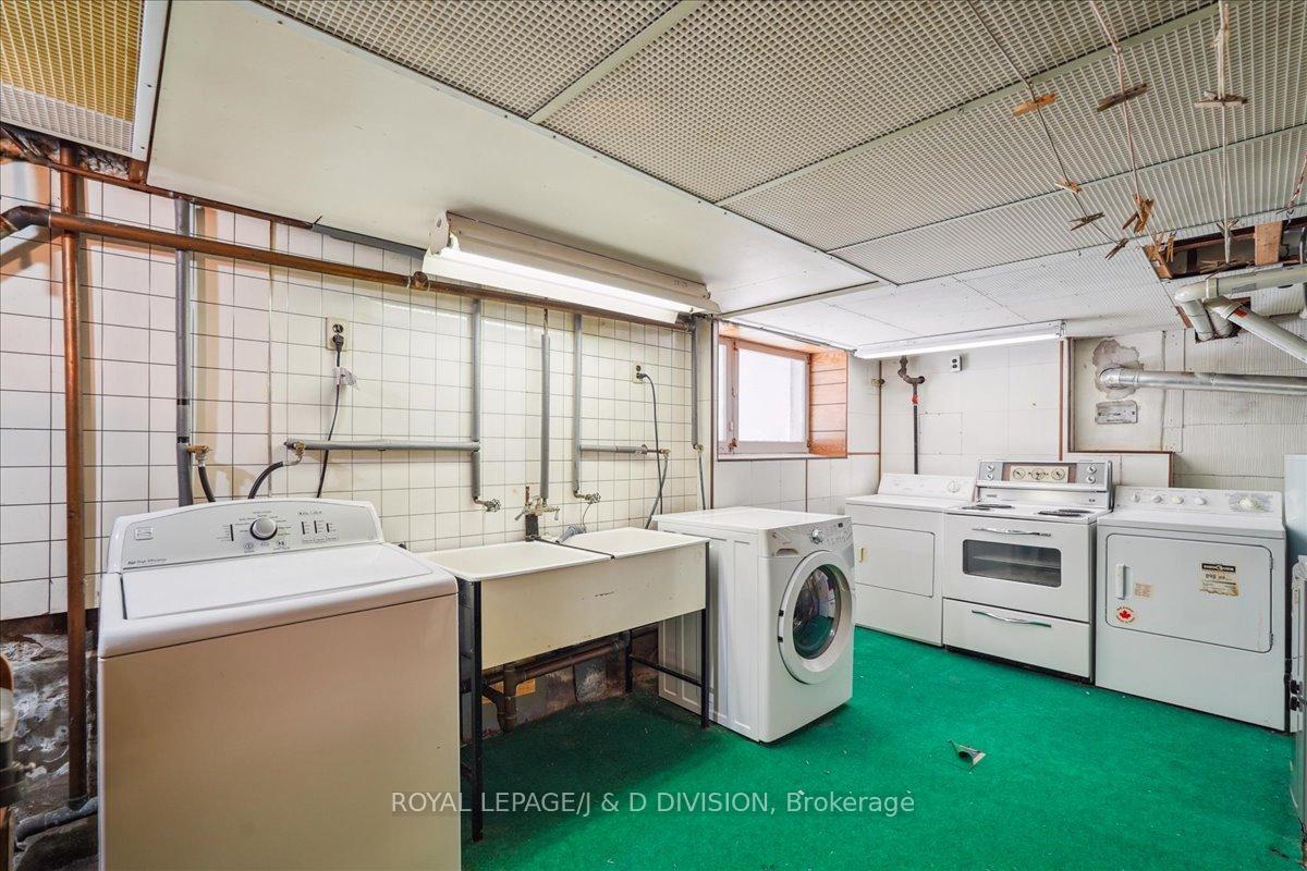 Photo 32 of 172 Briar Hill Avenue, Toronto, Lawrence Park South — HOMEH