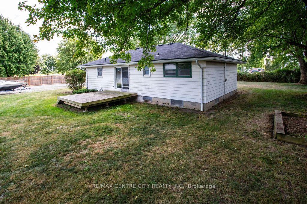 Photo 3 of 5604 Dundas Street, Thames Centre, Rural Thames Centre — HOMEH