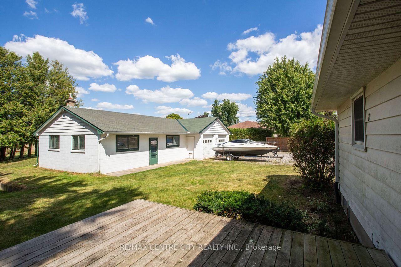 Photo 4 of 5604 Dundas Street, Thames Centre, Rural Thames Centre — HOMEH
