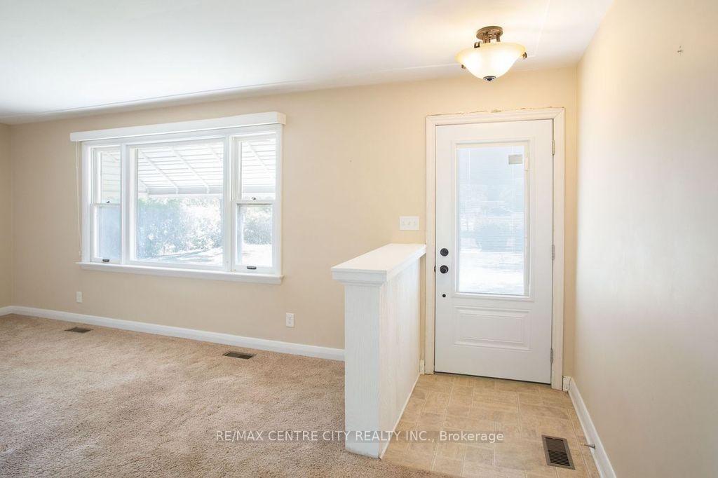 Photo 7 of 5604 Dundas Street, Thames Centre, Rural Thames Centre — HOMEH