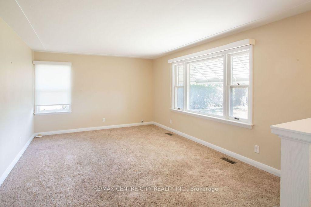 Photo 8 of 5604 Dundas Street, Thames Centre, Rural Thames Centre — HOMEH