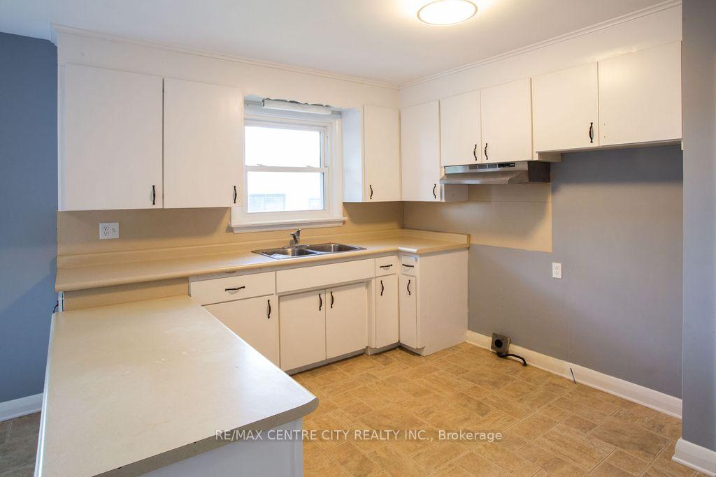 Photo 12 of 5604 Dundas Street, Thames Centre, Rural Thames Centre — HOMEH