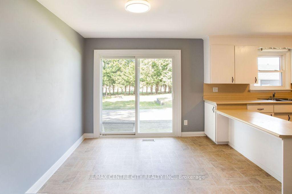 Photo 14 of 5604 Dundas Street, Thames Centre, Rural Thames Centre — HOMEH