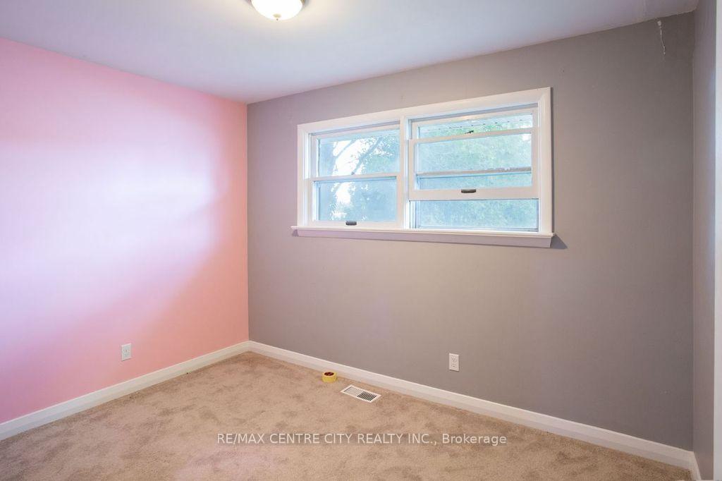 Photo 16 of 5604 Dundas Street, Thames Centre, Rural Thames Centre — HOMEH