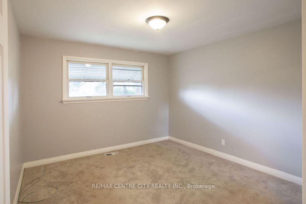 Photo 18 of 5604 Dundas Street, Thames Centre, Rural Thames Centre — HOMEH