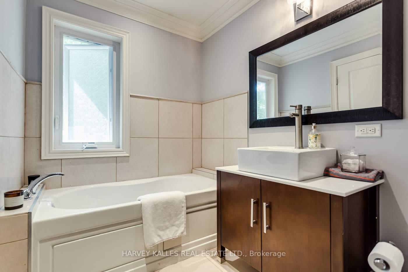 Photo 20 of 149 Bannockburn Avenue, Toronto, Bedford Park-Nortown — HOMEH