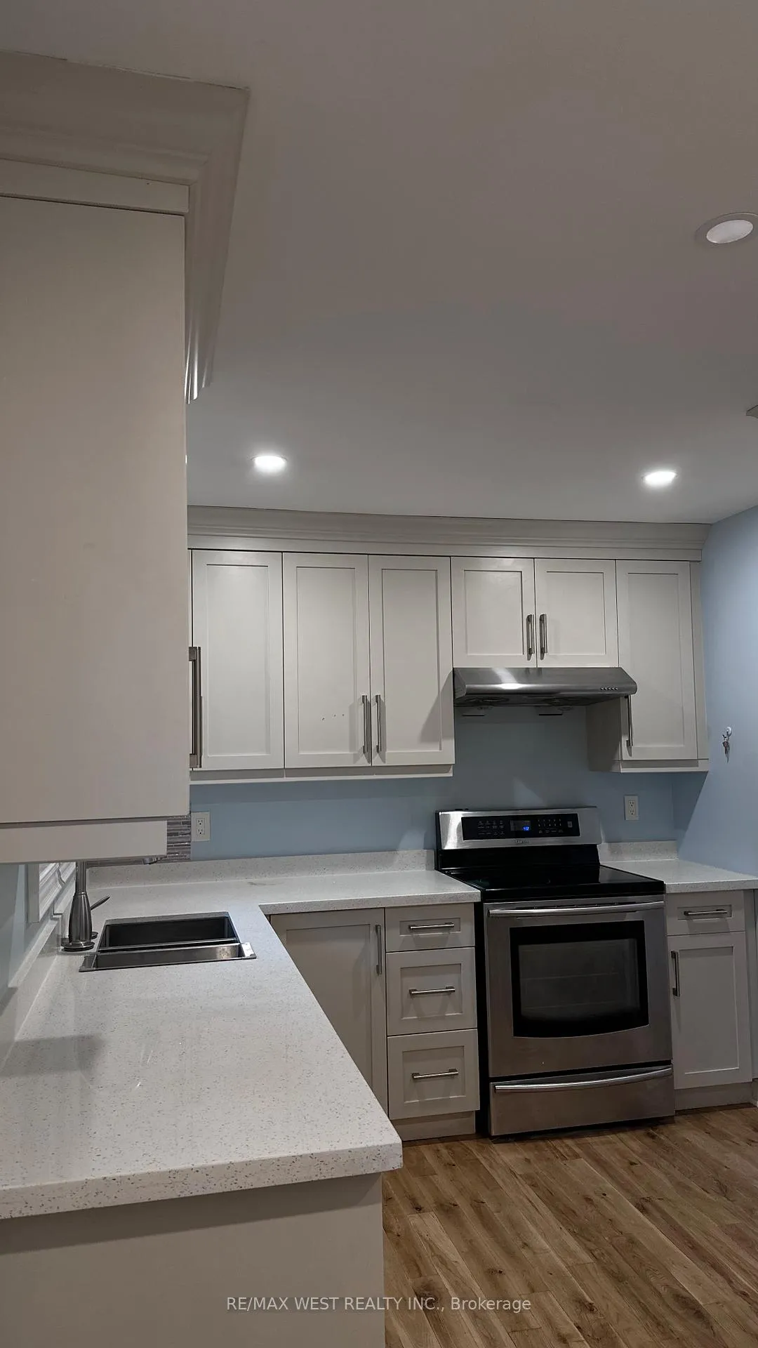 Photo 2 of 72 Daphne Crescent, Barrie, Cundles East — HOMEH