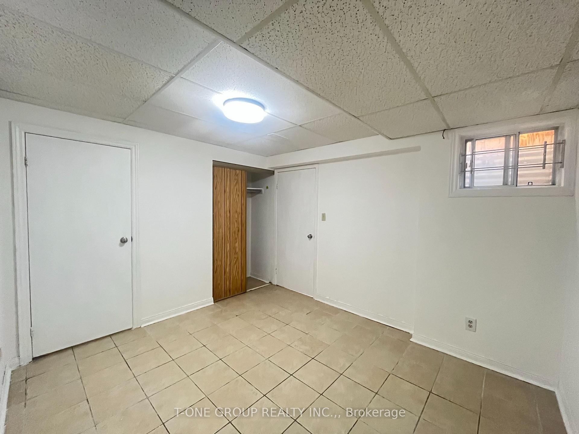 Photo 3 of 16 Fabray Court, Scarborough, Steeles — HOMEH
