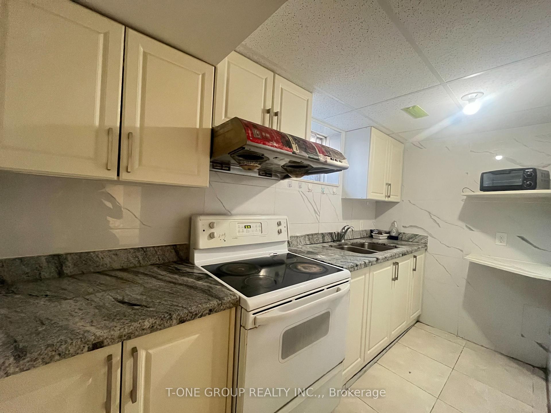 Photo 4 of 16 Fabray Court, Scarborough, Steeles — HOMEH