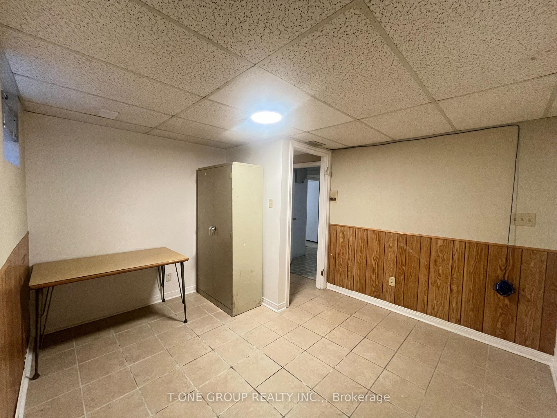 Photo 8 of 16 Fabray Court, Scarborough, Steeles — HOMEH