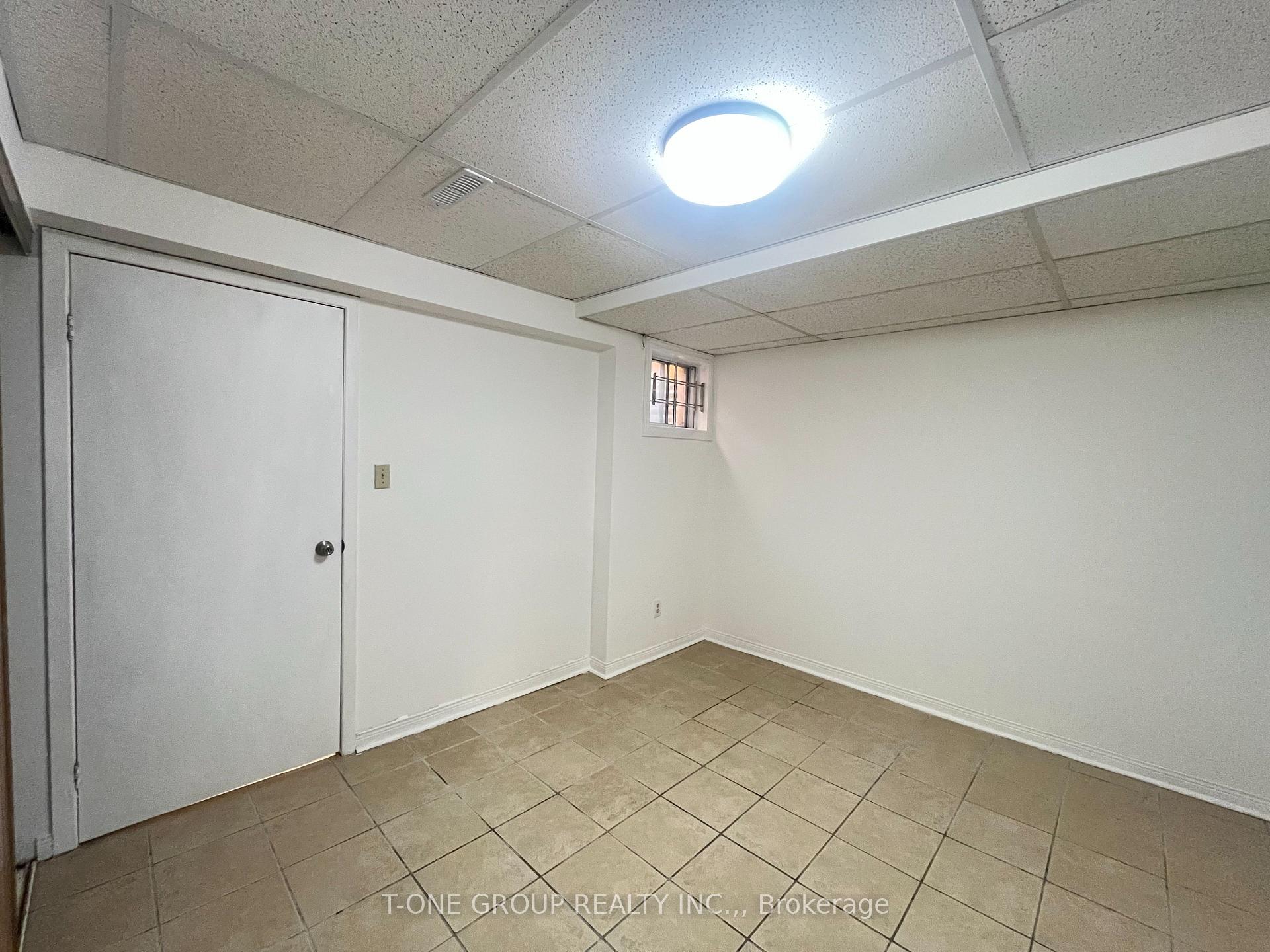 Photo 10 of 16 Fabray Court, Scarborough, Steeles — HOMEH