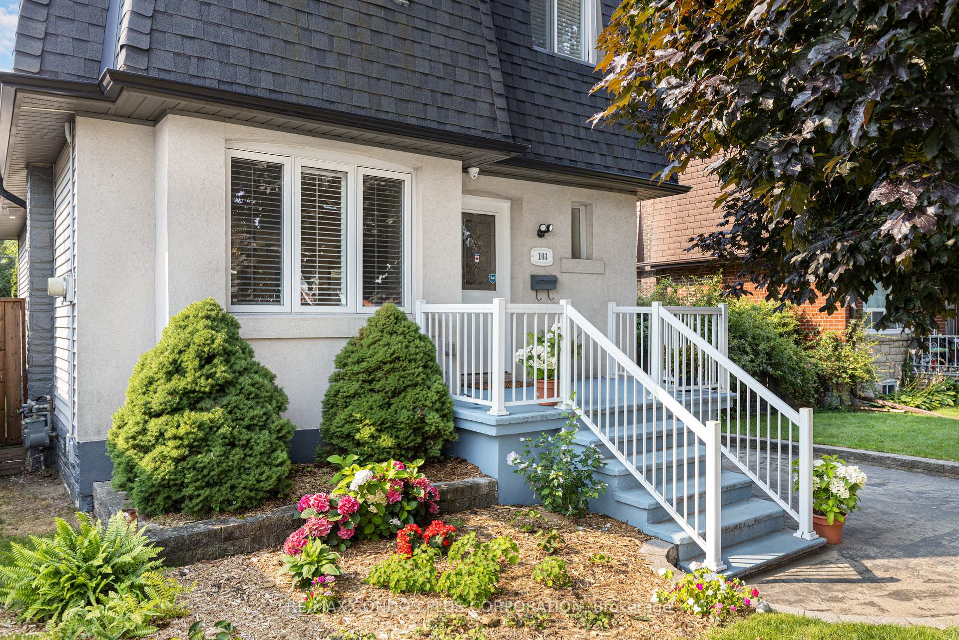 Photo 2 of 103 Memorial Park Avenue, Toronto, Danforth Village-East York — HOMEH