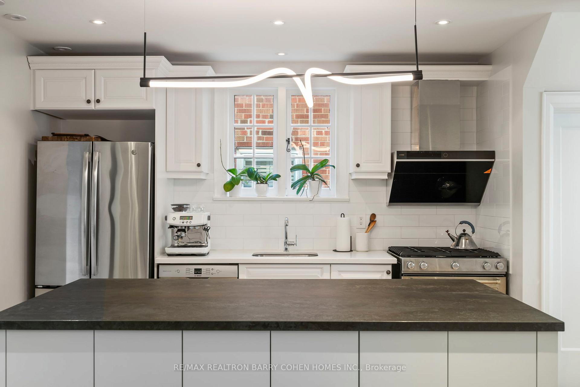 Photo 14 of 522 Roselawn Avenue, Toronto, Lawrence Park South — HOMEH