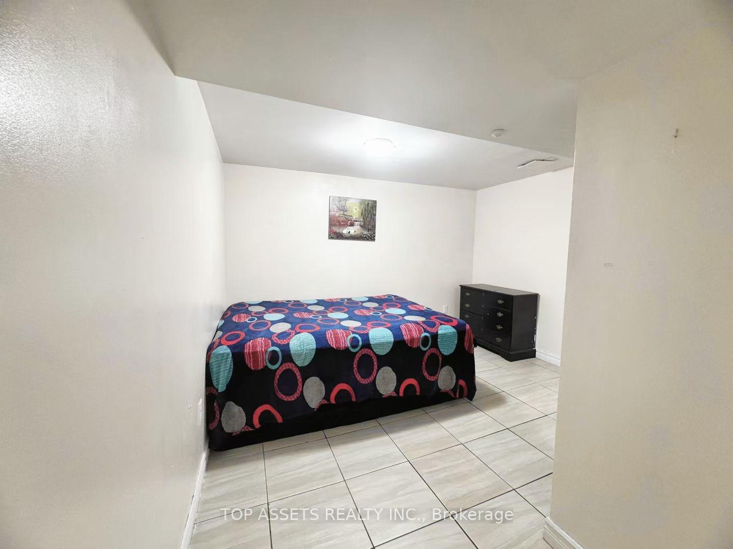 Photo 11 of 49 Longbow Square, Scarborough, Steeles — HOMEH
