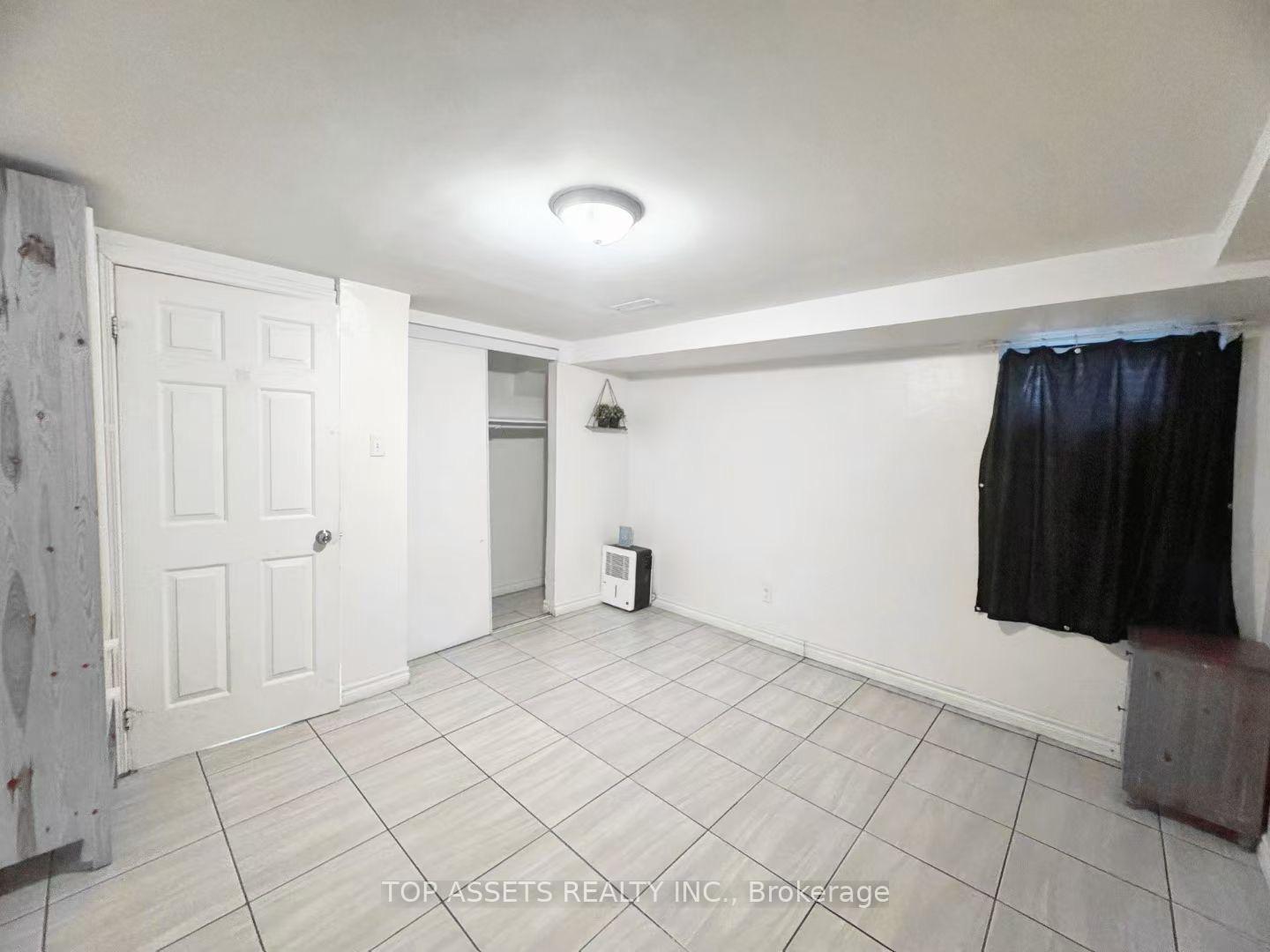 Photo 13 of 49 Longbow Square, Scarborough, Steeles — HOMEH