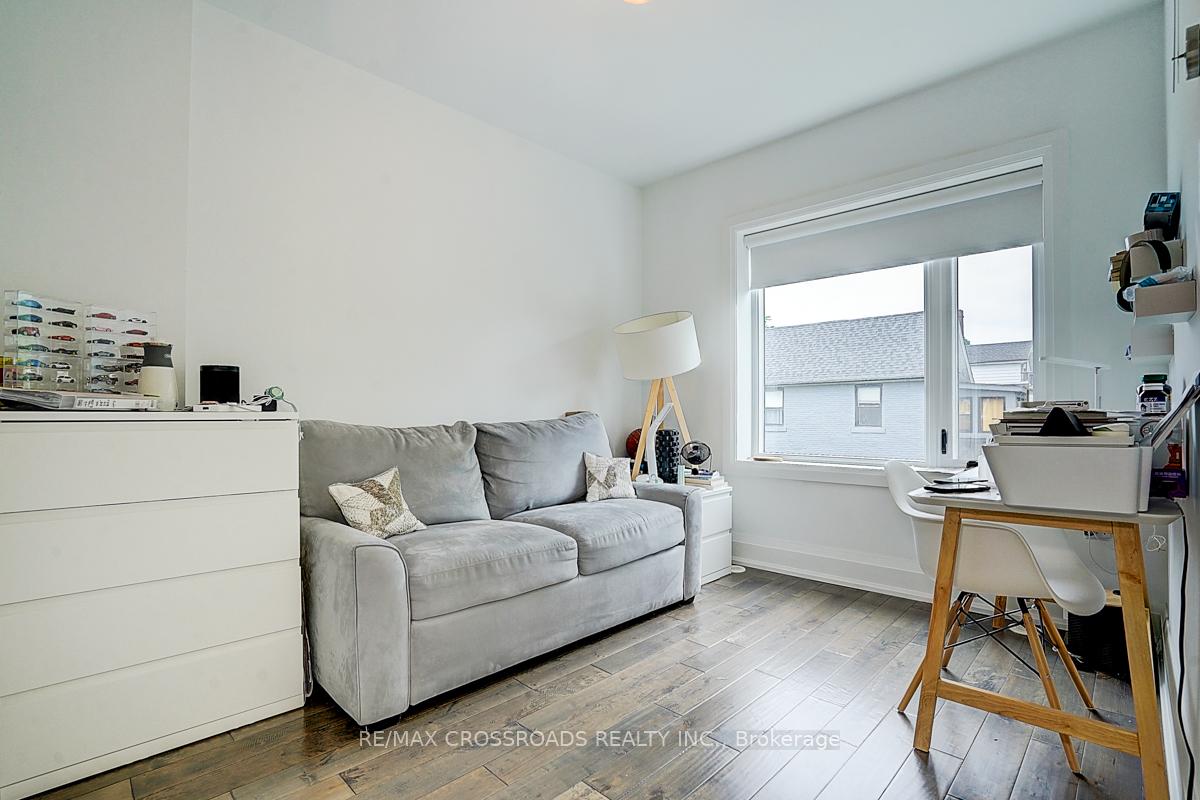 Photo 3 of 28 Chisholm Avenue, Toronto, East End-Danforth — HOMEH