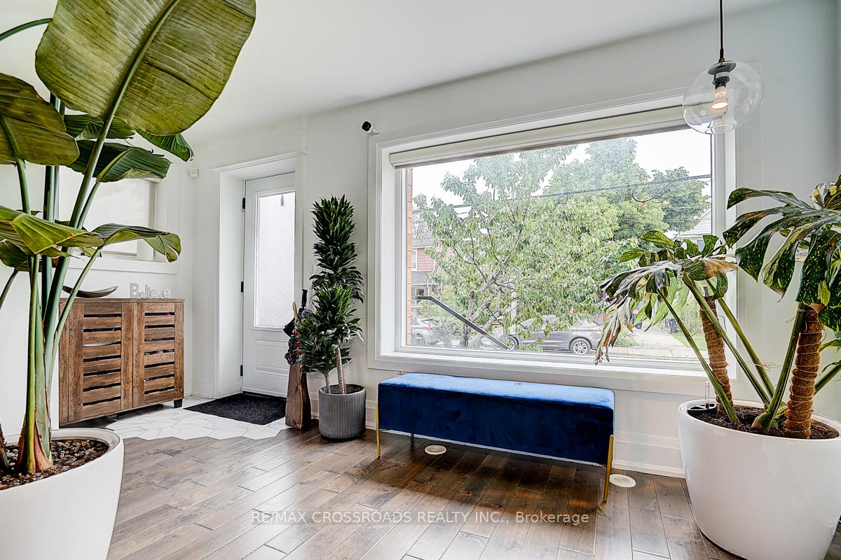 Photo 4 of 28 Chisholm Avenue, Toronto, East End-Danforth — HOMEH