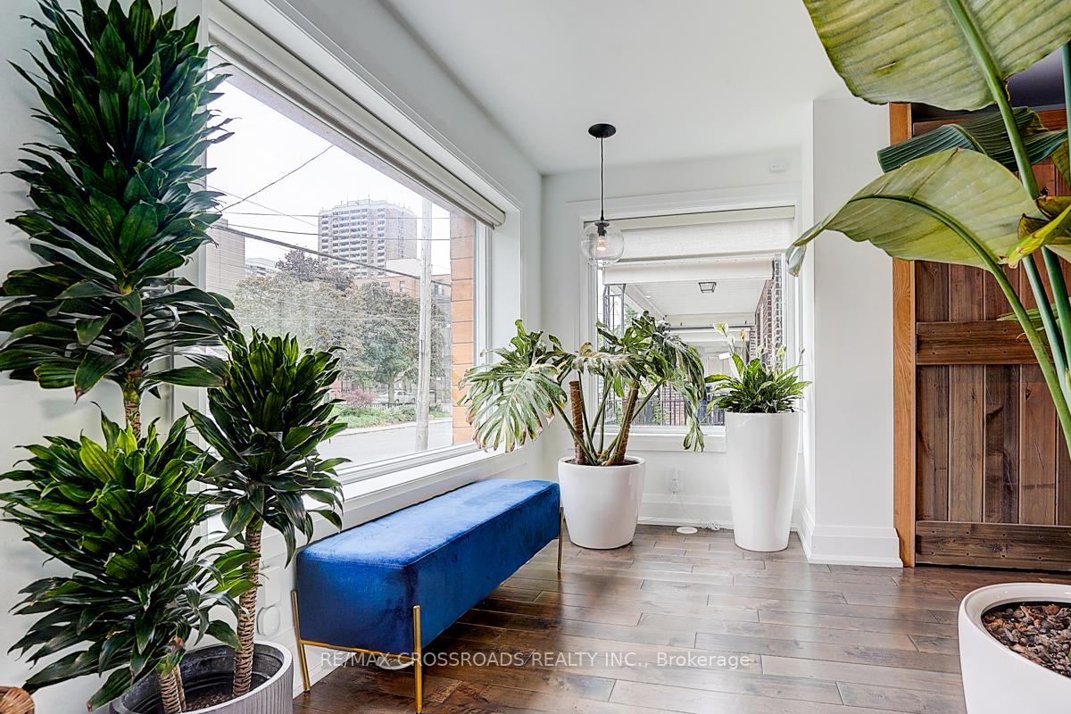 Photo 7 of 28 Chisholm Avenue, Toronto, East End-Danforth — HOMEH