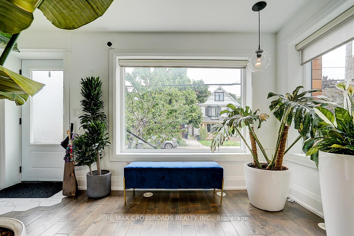 Photo 8 of 28 Chisholm Avenue, Toronto, East End-Danforth — HOMEH