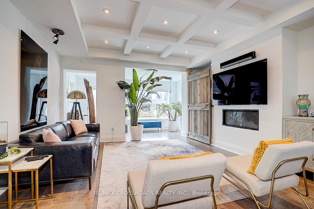 Photo 9 of 28 Chisholm Avenue, Toronto, East End-Danforth — HOMEH