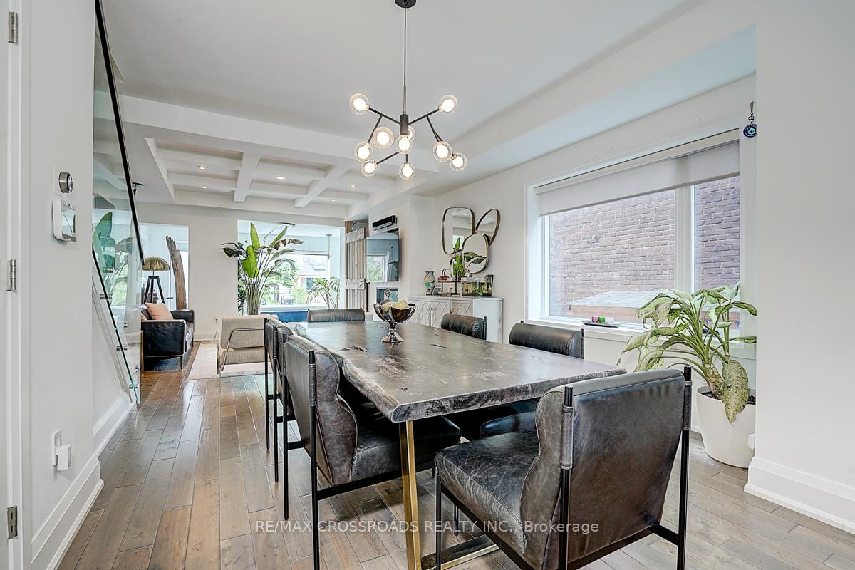Photo 14 of 28 Chisholm Avenue, Toronto, East End-Danforth — HOMEH