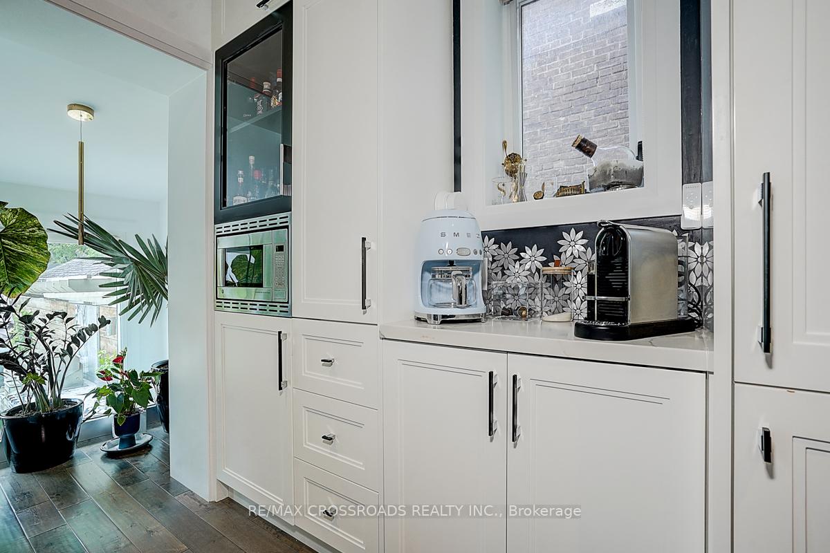 Photo 15 of 28 Chisholm Avenue, Toronto, East End-Danforth — HOMEH