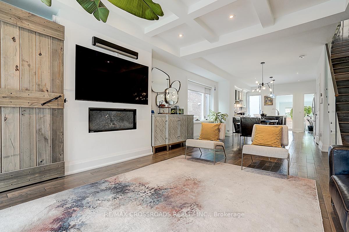 Photo 18 of 28 Chisholm Avenue, Toronto, East End-Danforth — HOMEH