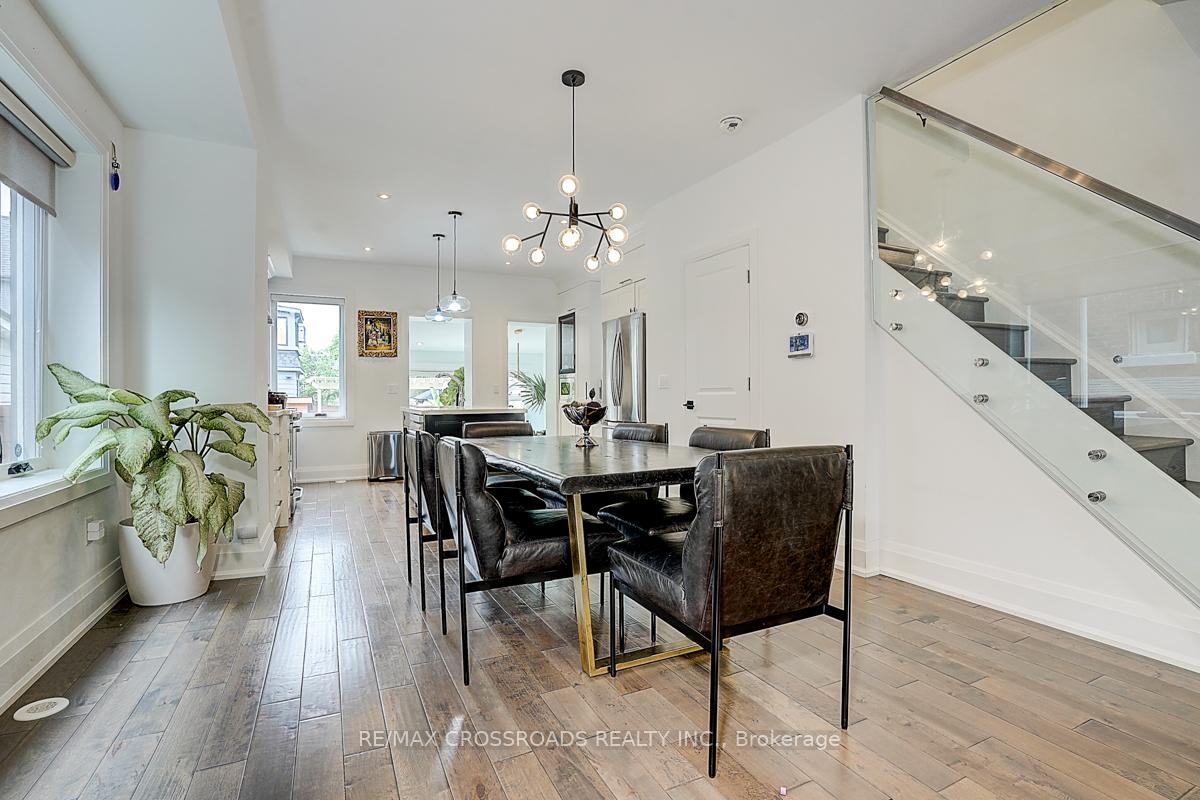 Photo 21 of 28 Chisholm Avenue, Toronto, East End-Danforth — HOMEH
