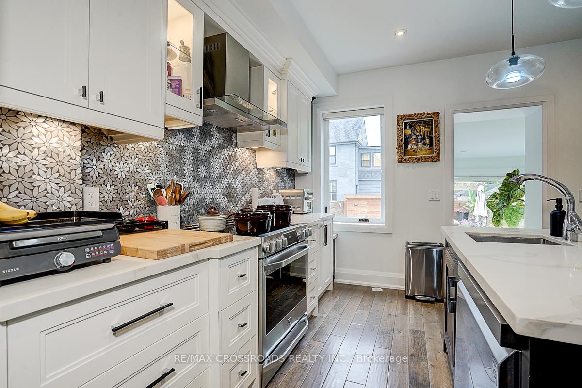Photo 24 of 28 Chisholm Avenue, Toronto, East End-Danforth — HOMEH