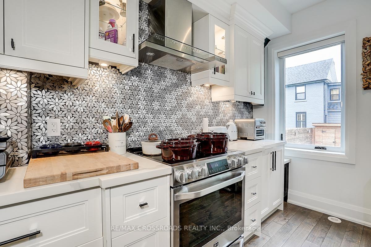 Photo 25 of 28 Chisholm Avenue, Toronto, East End-Danforth — HOMEH