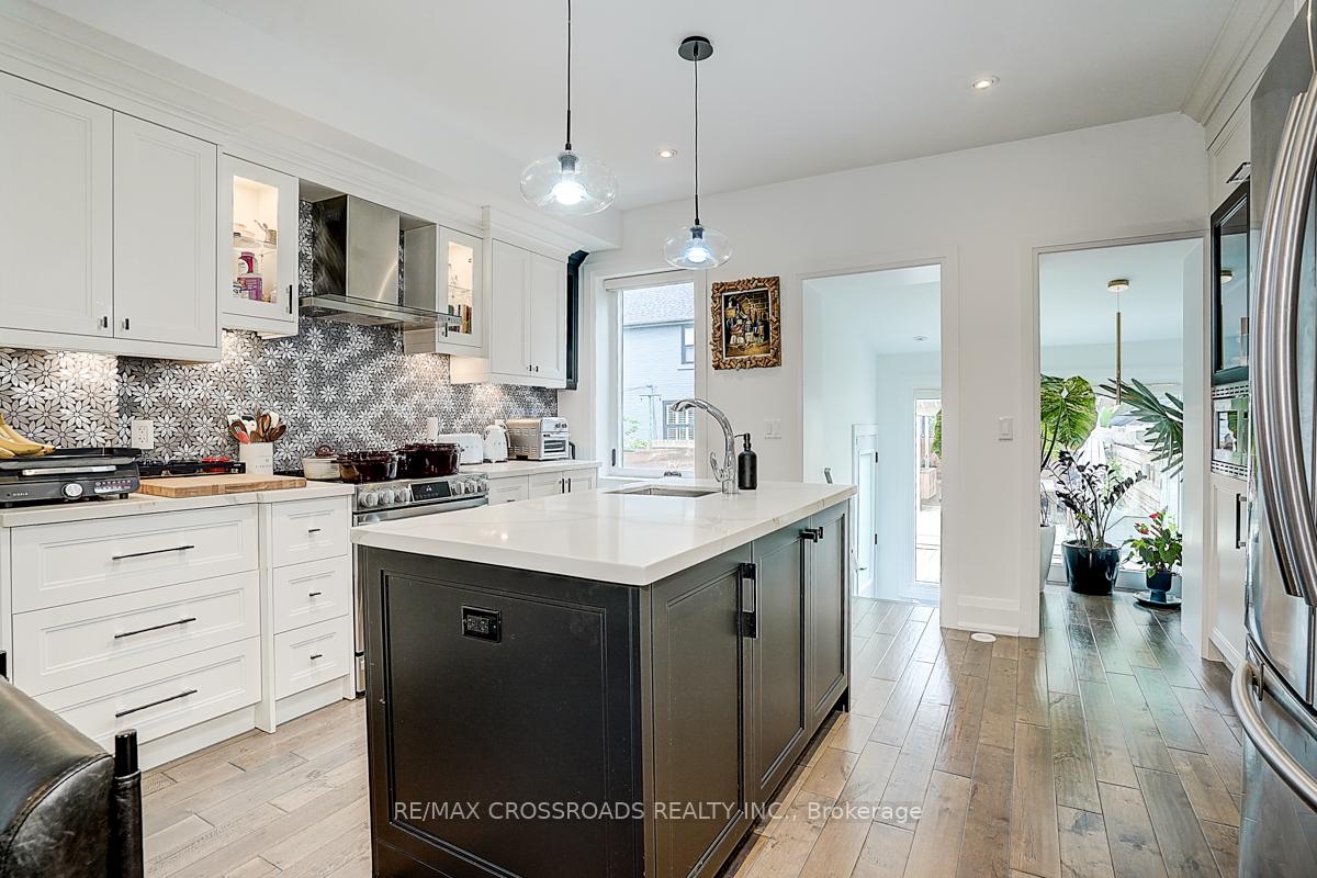 Photo 26 of 28 Chisholm Avenue, Toronto, East End-Danforth — HOMEH