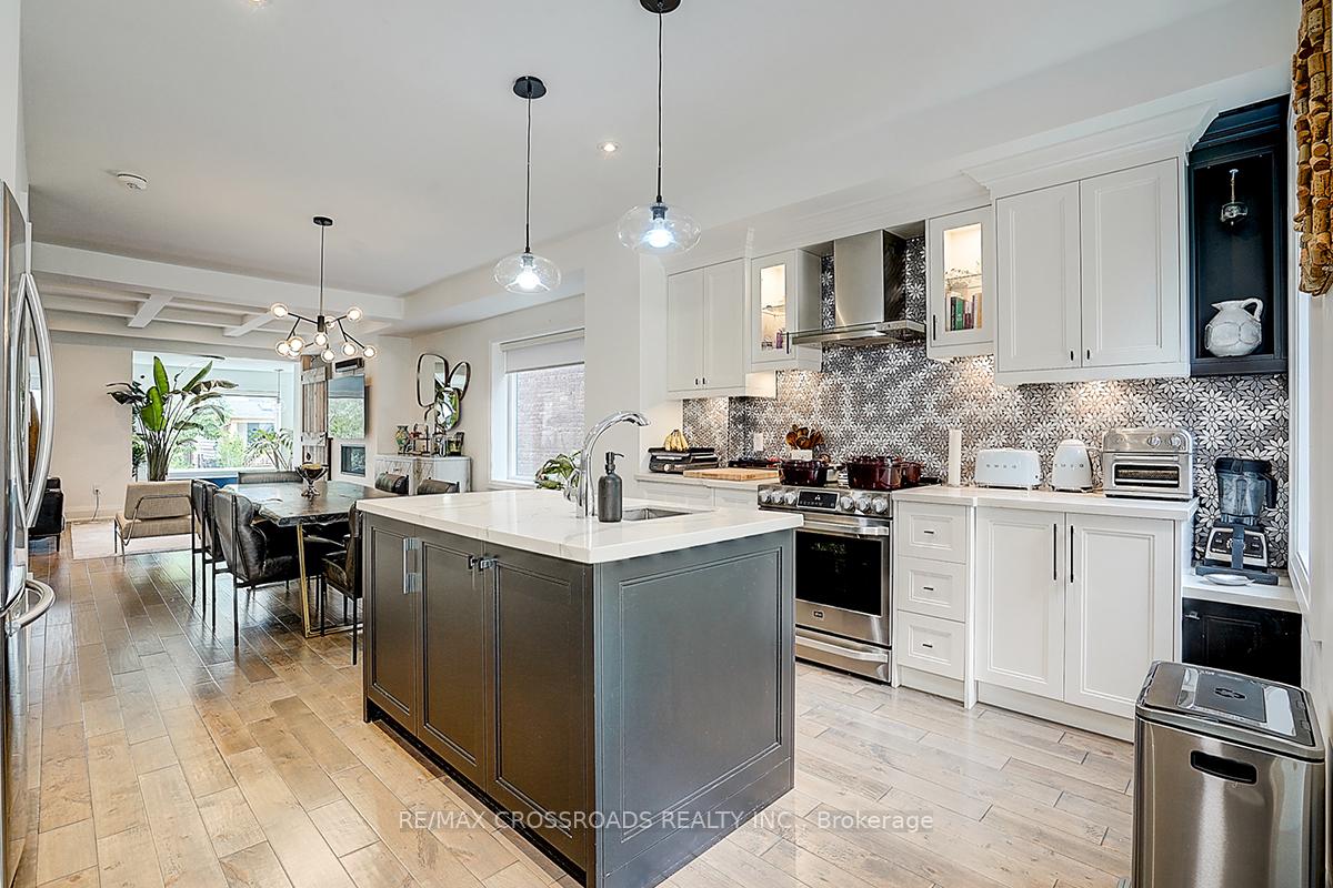 Photo 29 of 28 Chisholm Avenue, Toronto, East End-Danforth — HOMEH