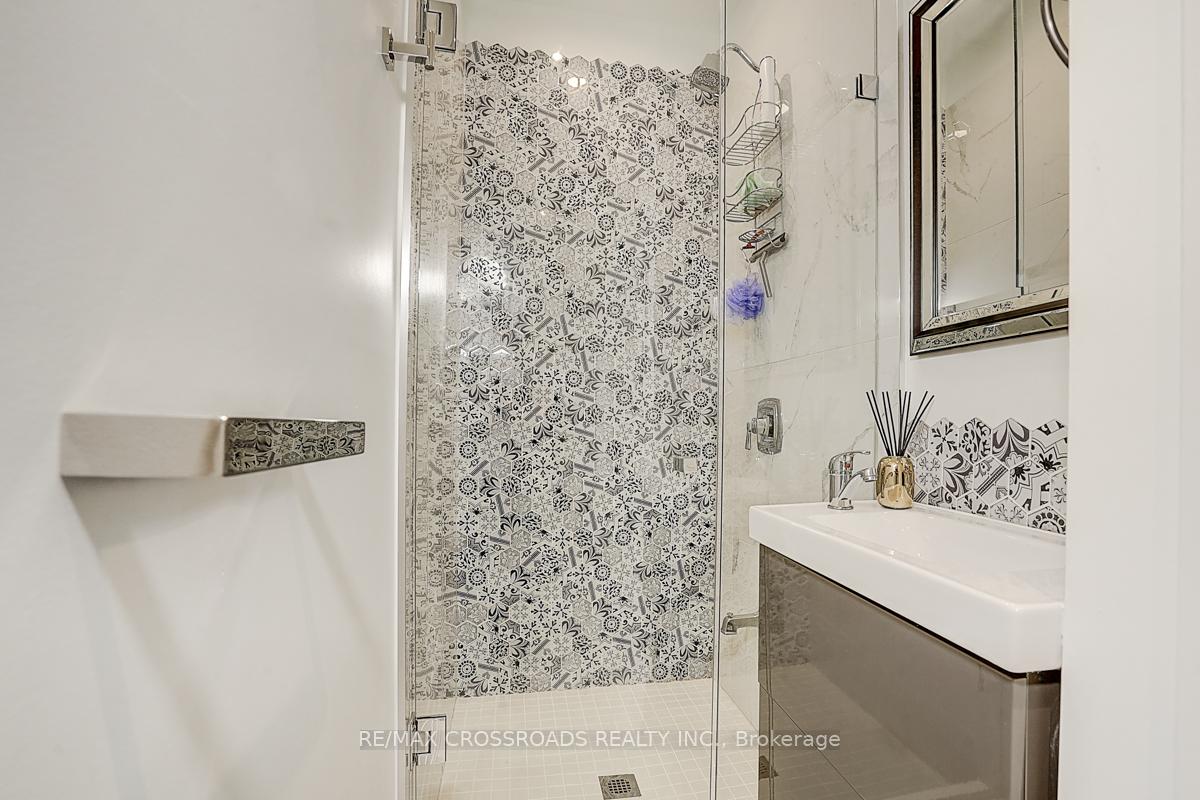 Photo 40 of 28 Chisholm Avenue, Toronto, East End-Danforth — HOMEH