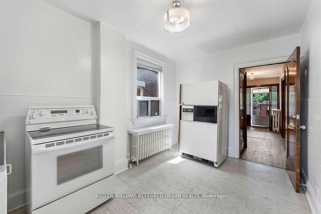 Photo 15 of 775 Coxwell Avenue, Toronto, Danforth — HOMEH