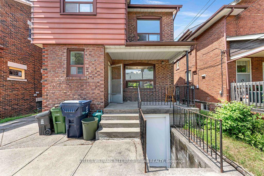 Photo 35 of 775 Coxwell Avenue, Toronto, Danforth — HOMEH