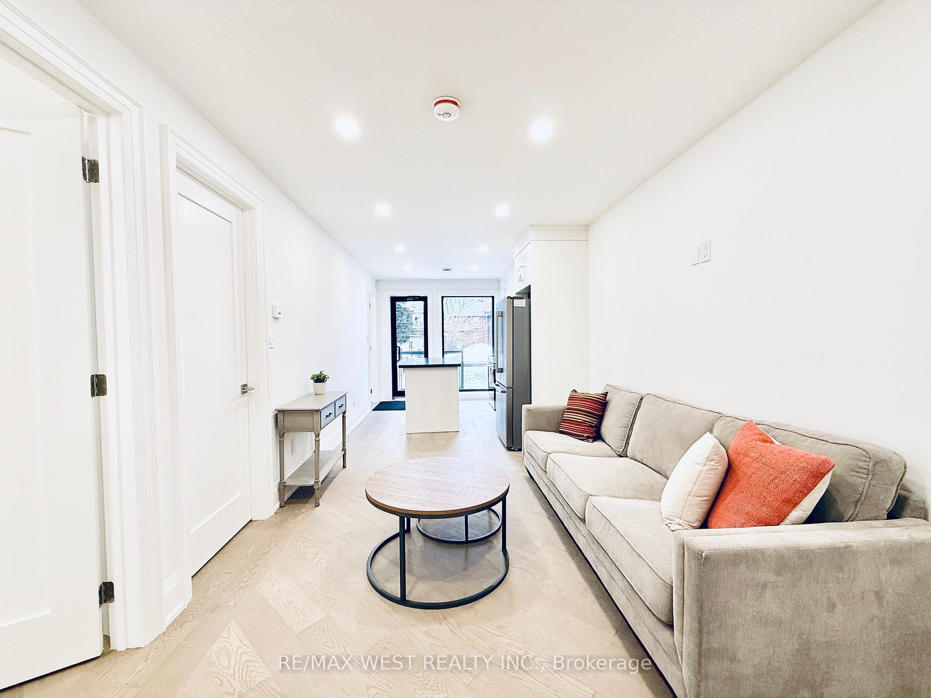 Photo 10 of Unit 2, 1618 Bayview Avenue, Toronto, Mount Pleasant East — HOMEH