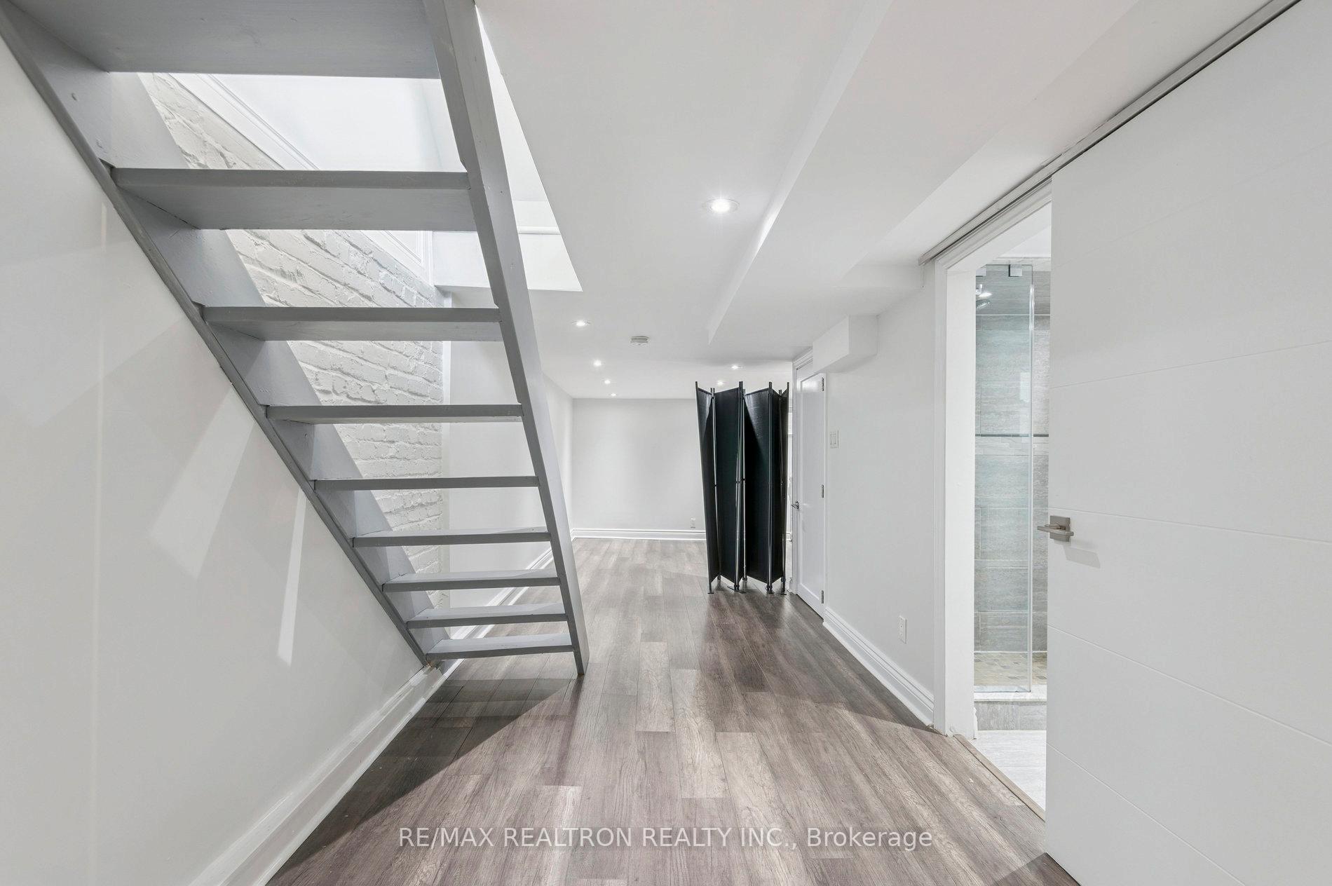 Photo 18 of 10 Coxwell Avenue, Toronto, Greenwood-Coxwell — HOMEH