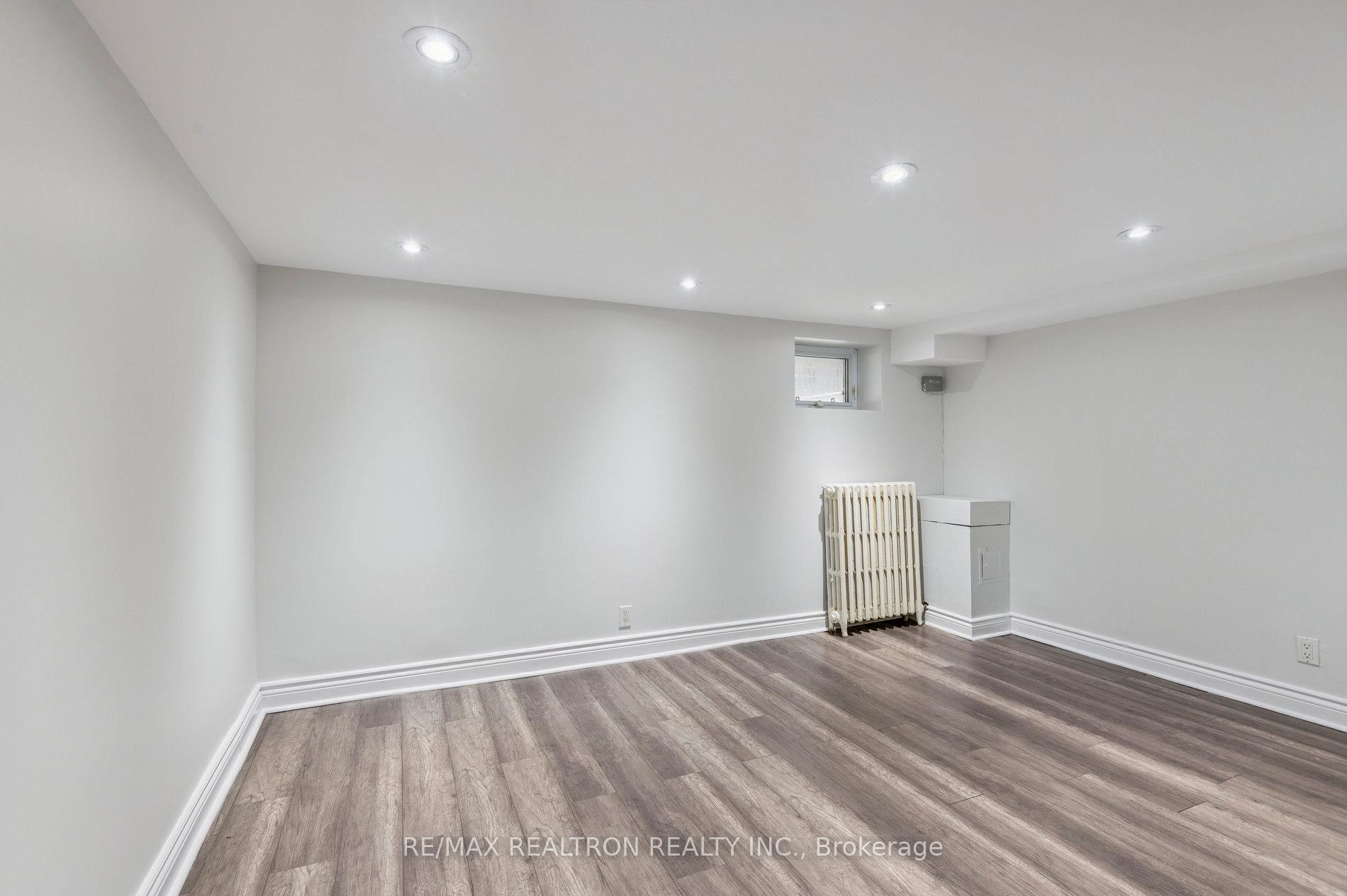 Photo 25 of 10 Coxwell Avenue, Toronto, Greenwood-Coxwell — HOMEH