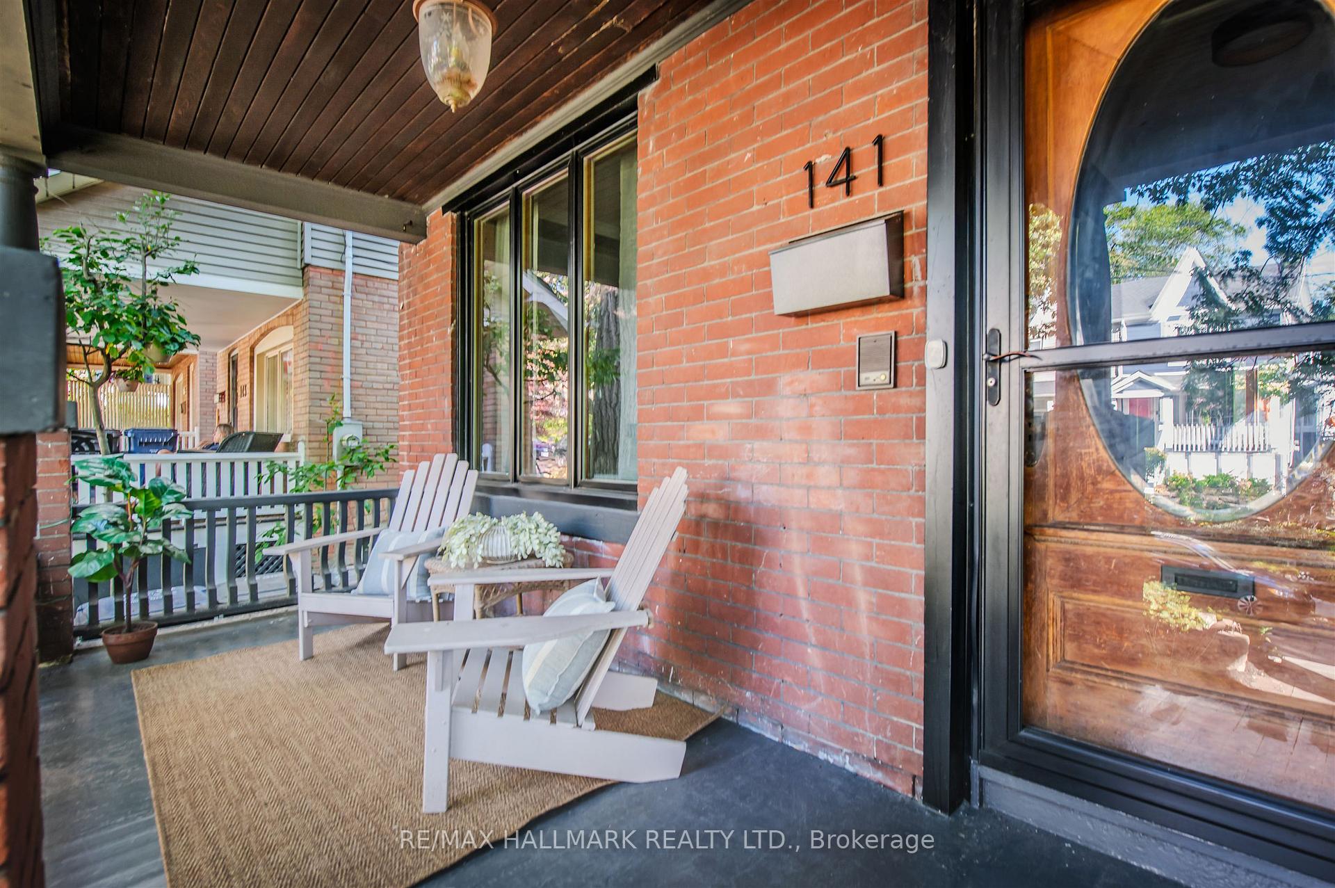 Photo 4 of 141 Willow Avenue, Toronto, The Beaches — HOMEH