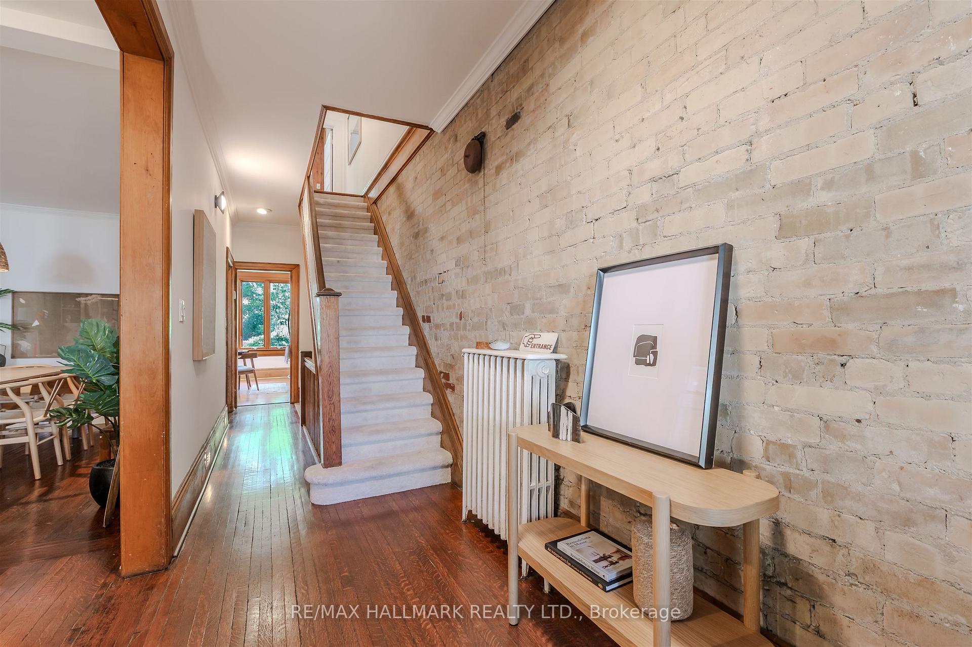 Photo 5 of 141 Willow Avenue, Toronto, The Beaches — HOMEH