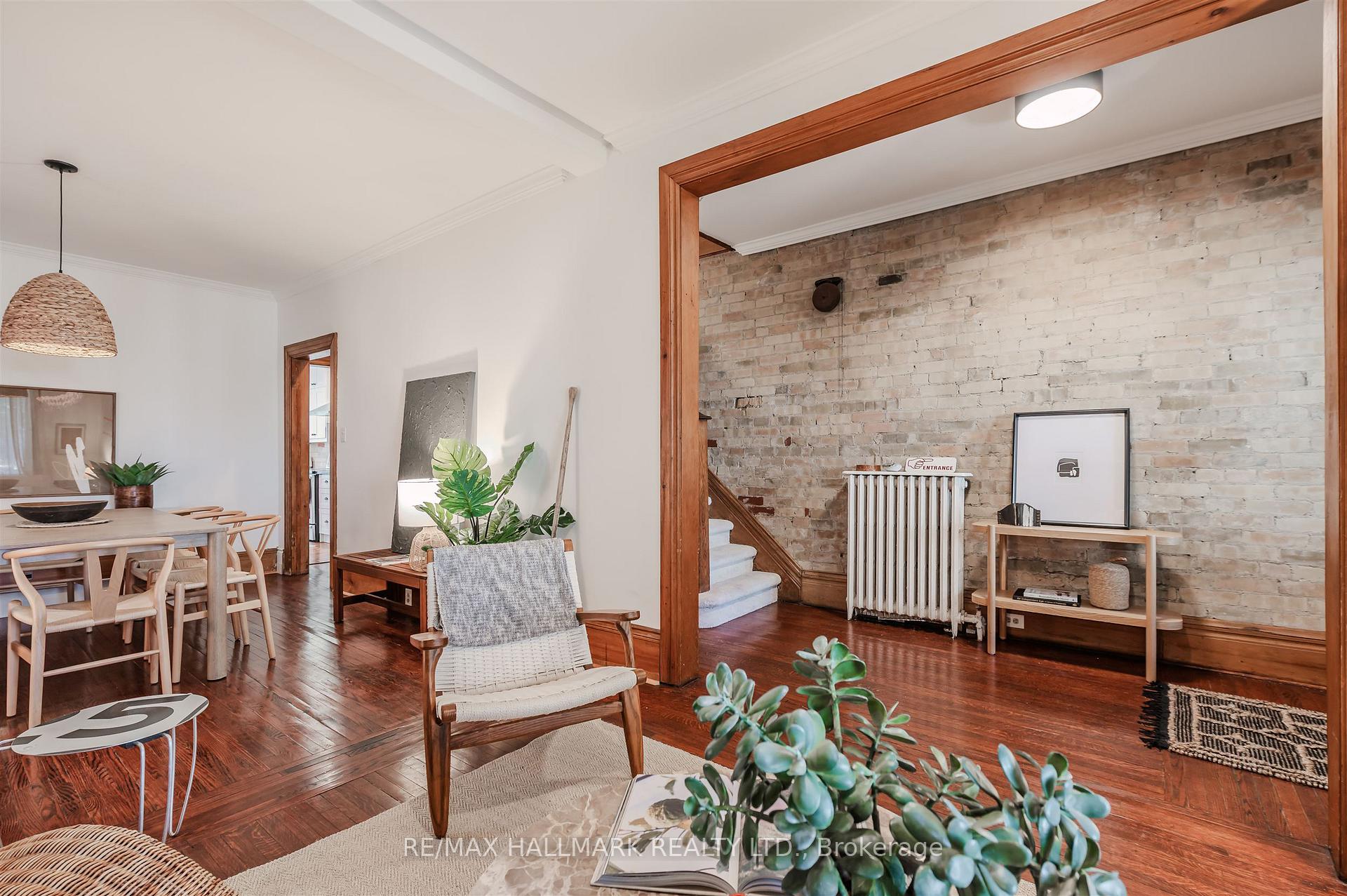 Photo 9 of 141 Willow Avenue, Toronto, The Beaches — HOMEH