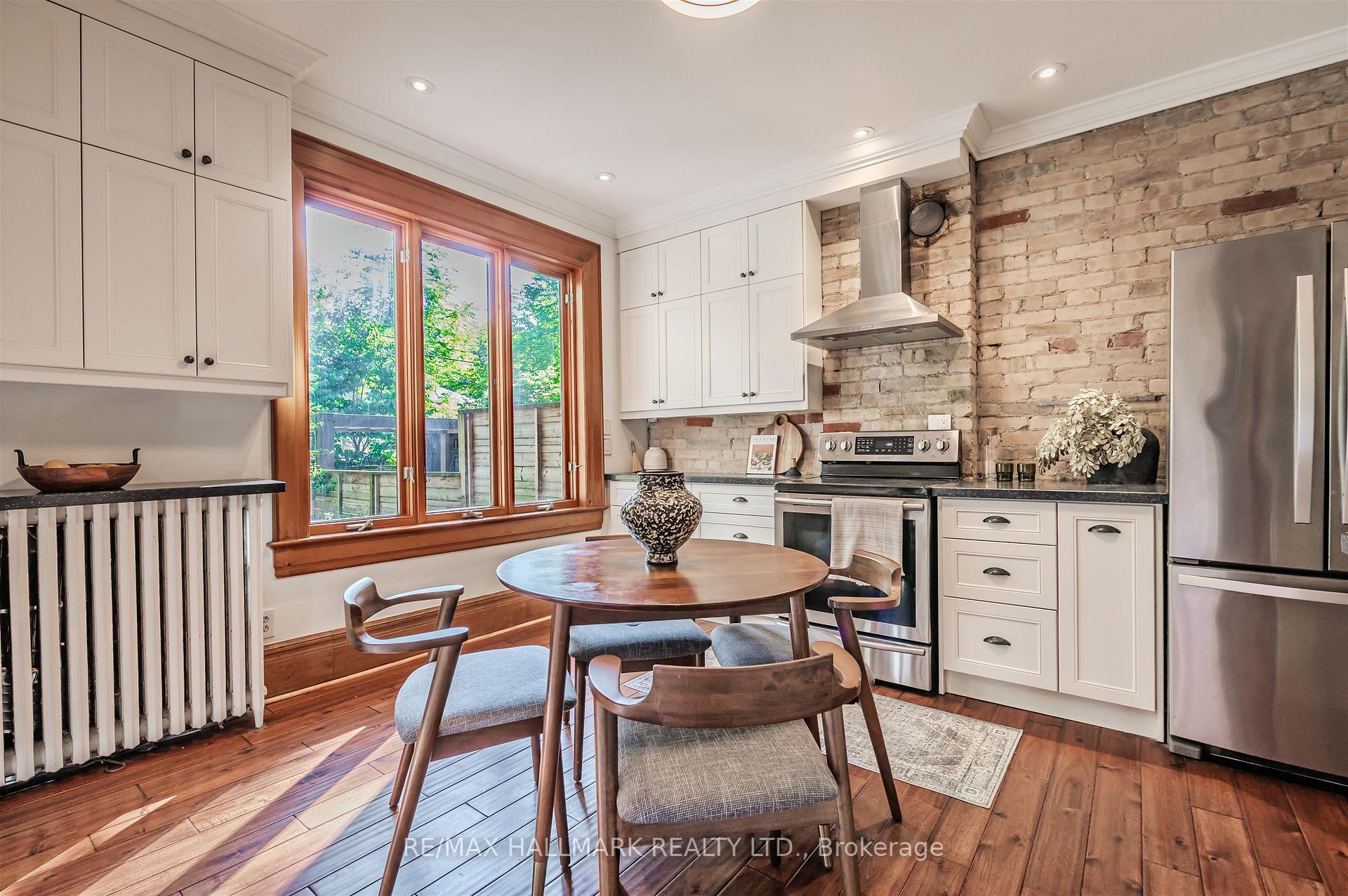 Photo 12 of 141 Willow Avenue, Toronto, The Beaches — HOMEH