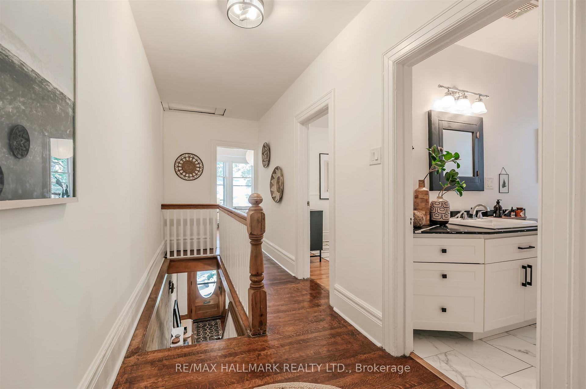 Photo 18 of 141 Willow Avenue, Toronto, The Beaches — HOMEH