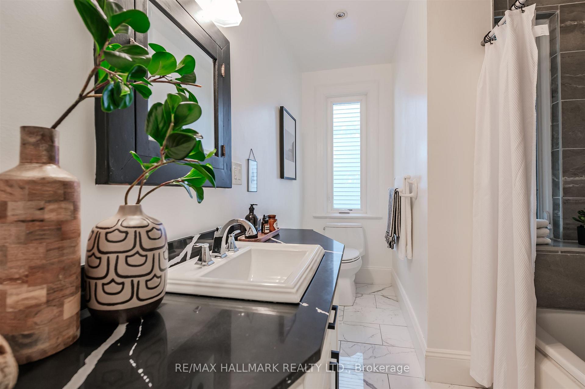 Photo 23 of 141 Willow Avenue, Toronto, The Beaches — HOMEH