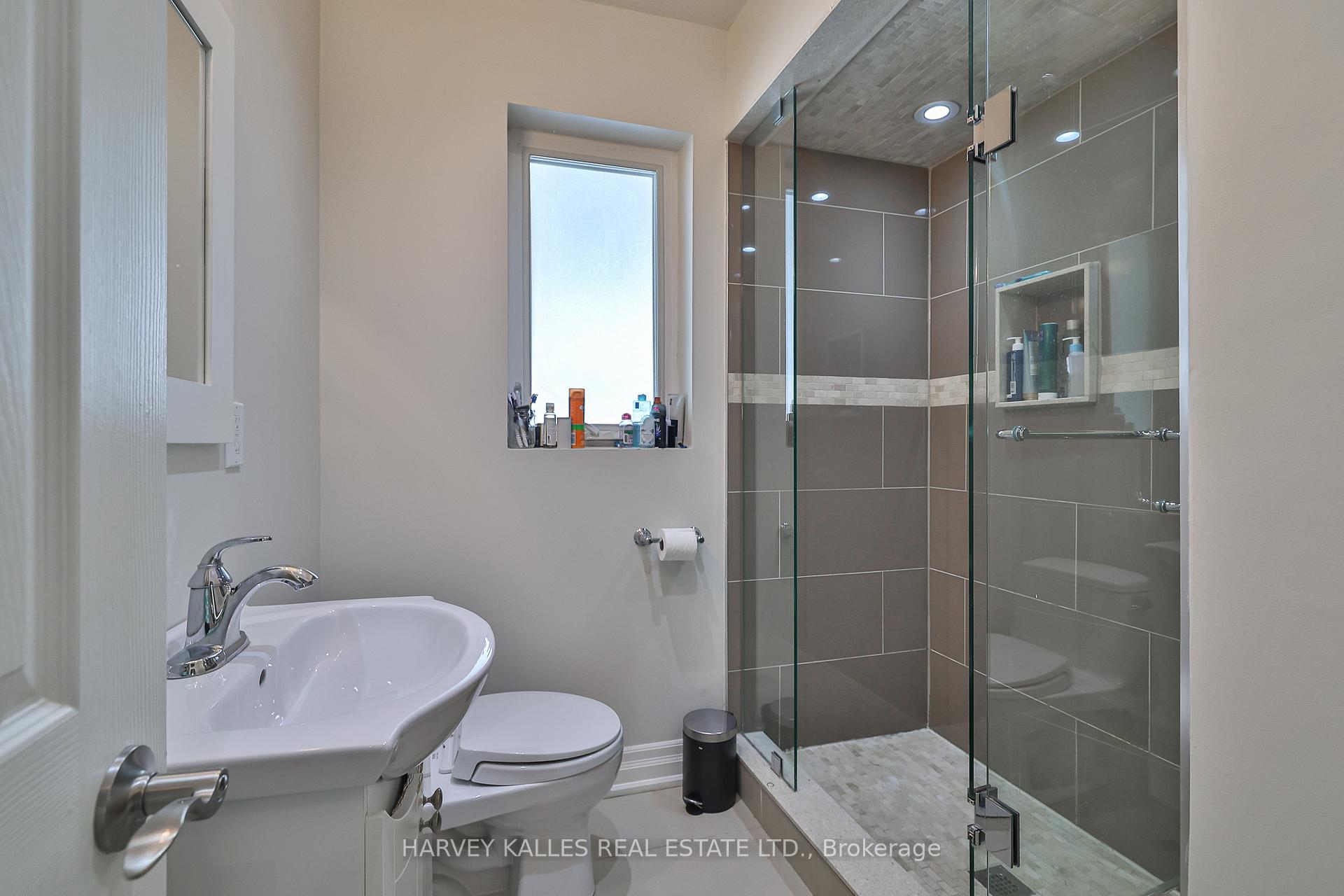 Photo 17 of 23 Rothmere Drive, Toronto, Lawrence Park North — HOMEH