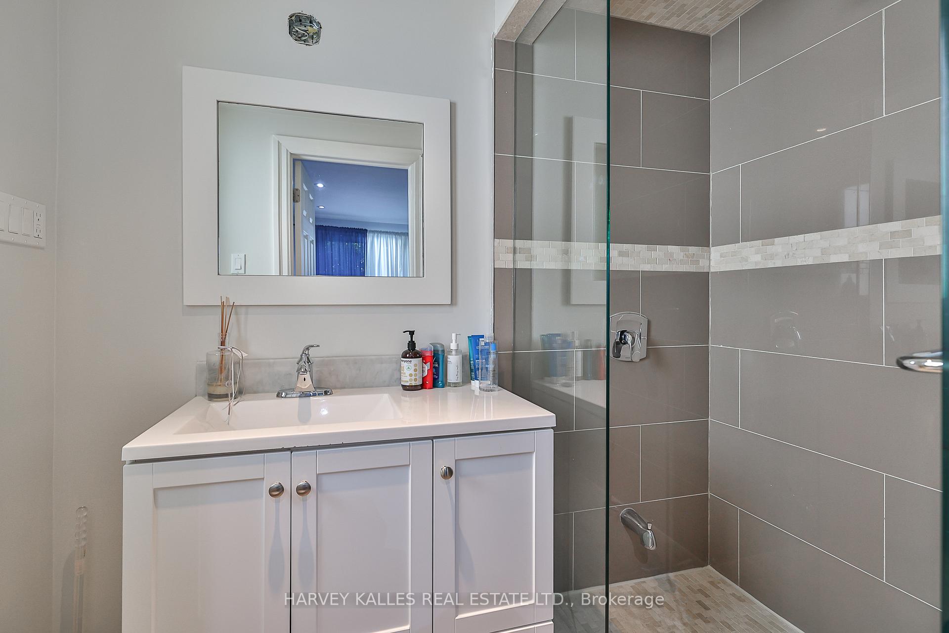 Photo 21 of 23 Rothmere Drive, Toronto, Lawrence Park North — HOMEH