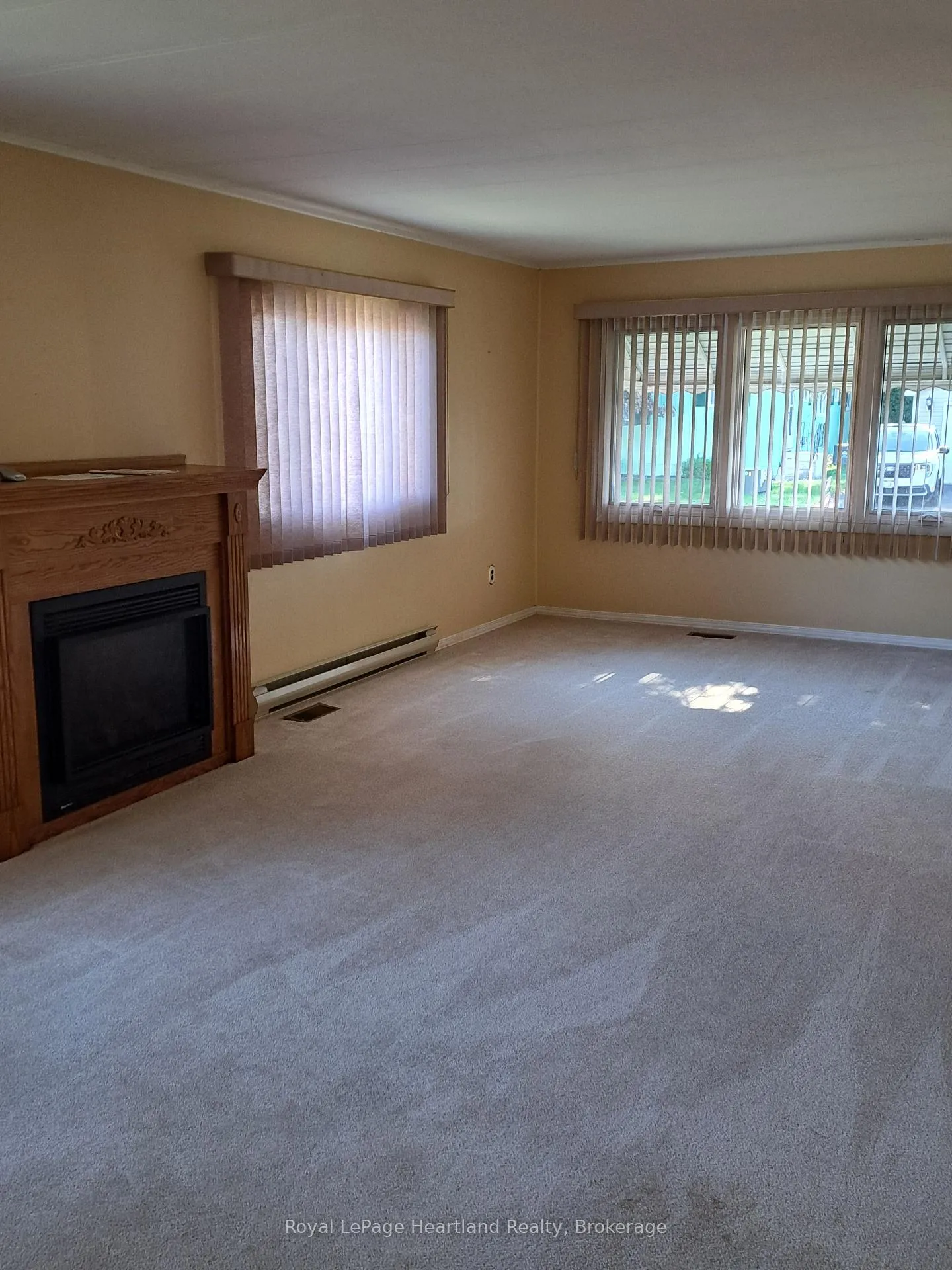 Photo 3 of 21 Velma Street, Strathroy-Caradoc, SE — HOMEH