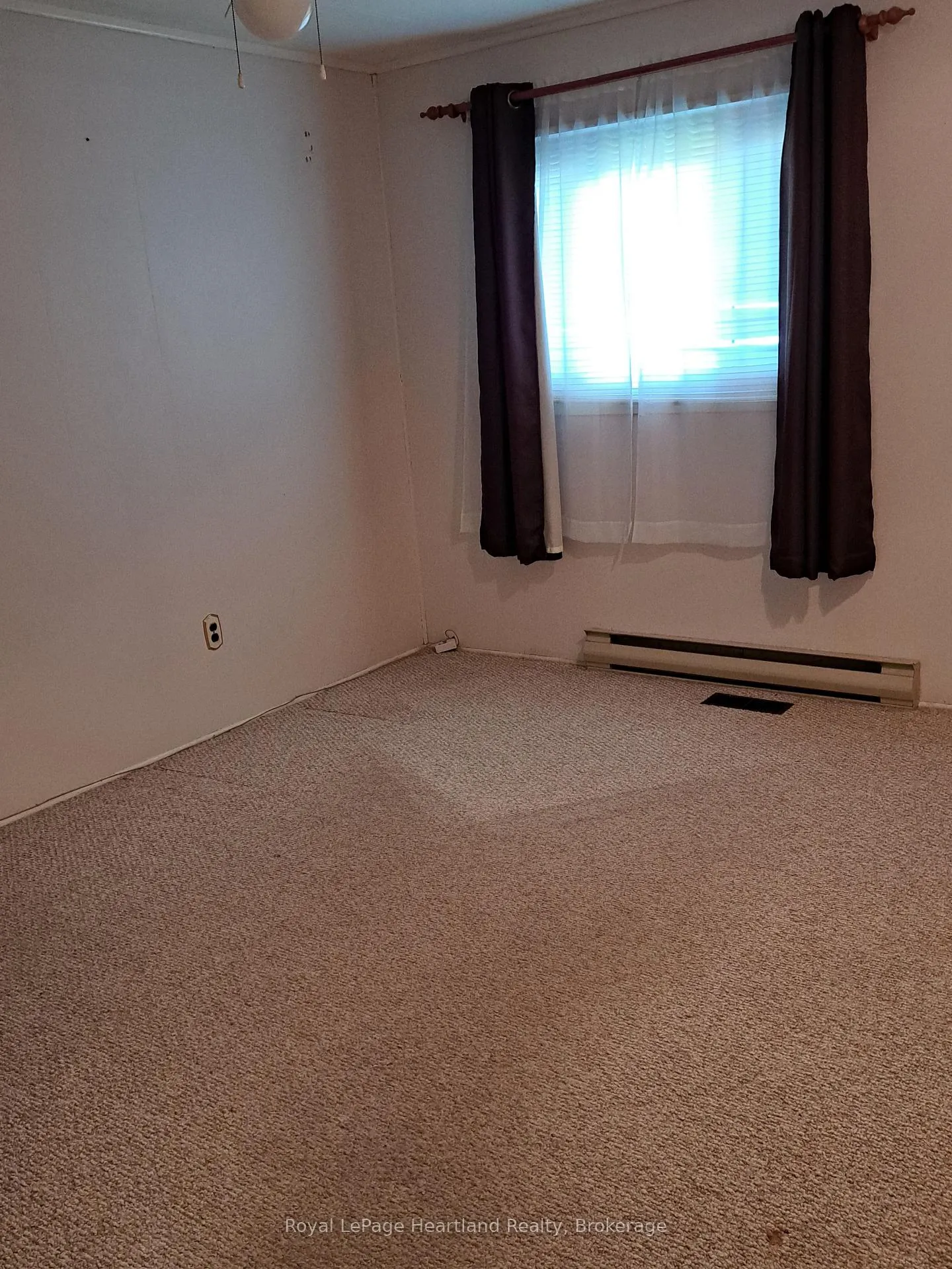 Photo 5 of 21 Velma Street, Strathroy-Caradoc, SE — HOMEH