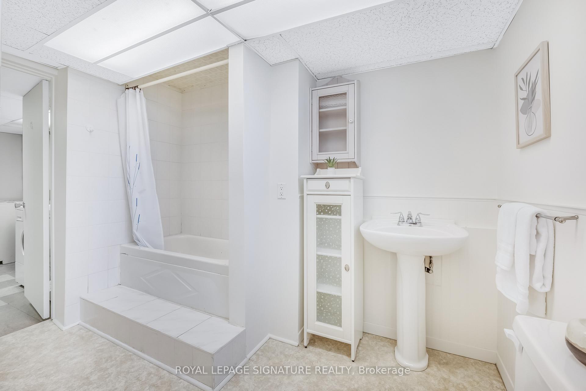 Photo 32 of 6 Lynn Gate Crescent, Scarborough, Tam O'Shanter-Sullivan — HOMEH